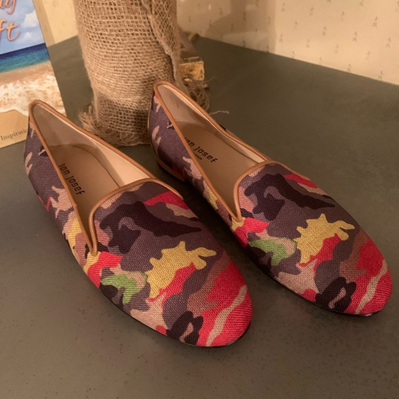Jon Josef, flat RED Camo loafer, worn 2 times, size 9 med, made in Spain. - Picture 4 of 10